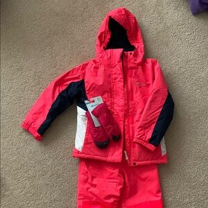 Hot pink and Black Hooded Ski jacket, pants and gloves